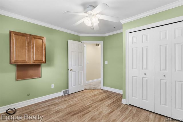 1409 Meadow Green Lane, Linden, MI 48451