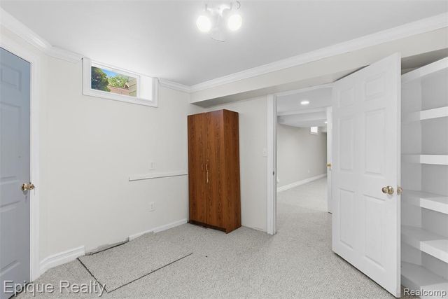 1409 Meadow Green Lane, Linden, MI 48451