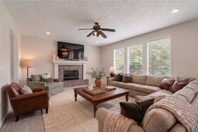 8006 W 122nd Terrace, Overland Park, KS 66213