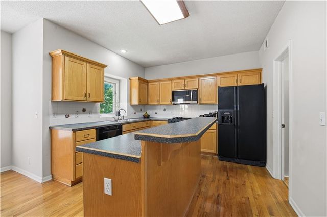 8006 W 122nd Terrace, Overland Park, KS 66213