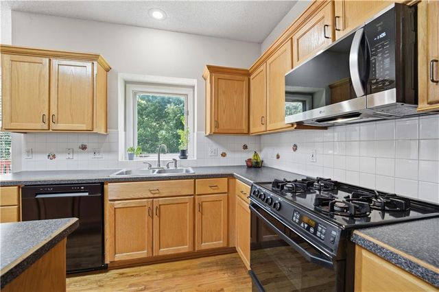 8006 W 122nd Terrace, Overland Park, KS 66213