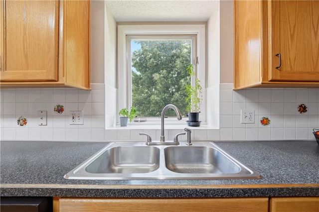8006 W 122nd Terrace, Overland Park, KS 66213