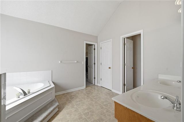 8006 W 122nd Terrace, Overland Park, KS 66213