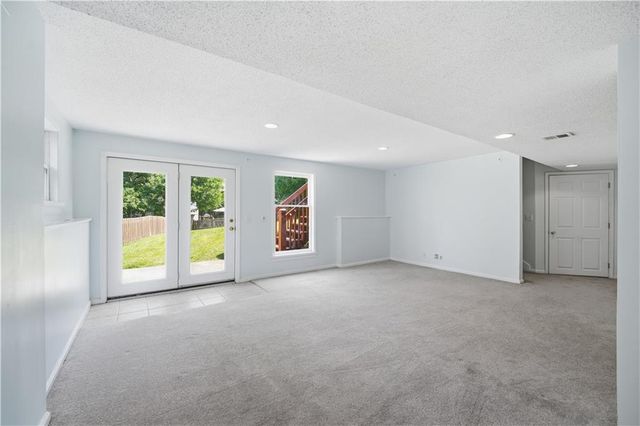 8006 W 122nd Terrace, Overland Park, KS 66213