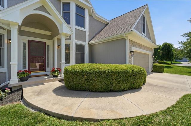 8006 W 122nd Terrace, Overland Park, KS 66213