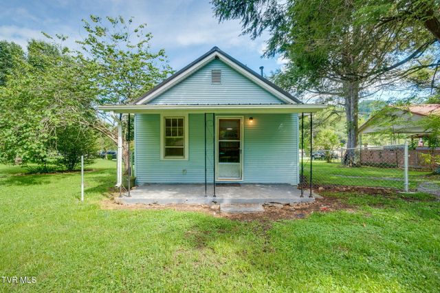 429 Tollett Street, Hampton, TN 37658