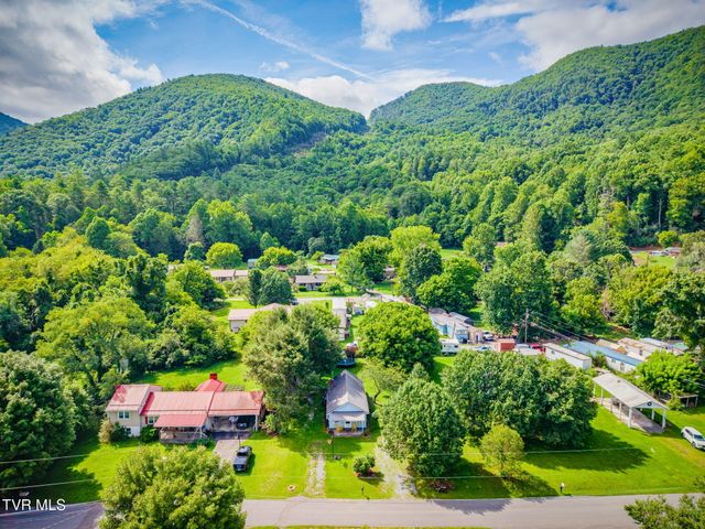 429 Tollett Street, Hampton, TN 37658