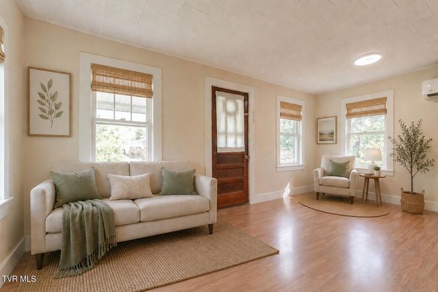 429 Tollett Street, Hampton, TN 37658