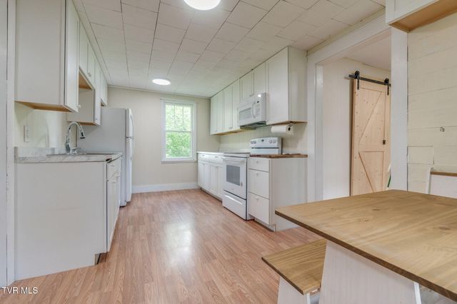 429 Tollett Street, Hampton, TN 37658