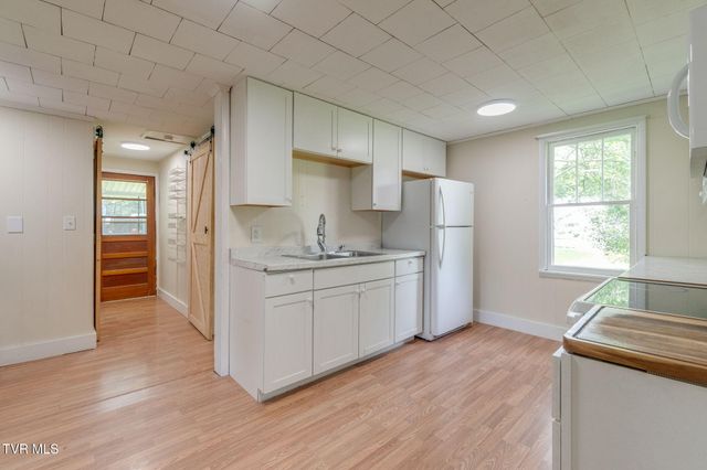 429 Tollett Street, Hampton, TN 37658