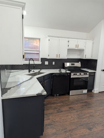 1310 Rosewood Lane, Lancaster, TX 75146