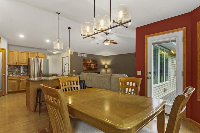 308 Skyland Way, Deerfield, WI 53531