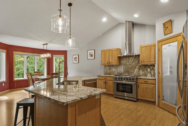 308 Skyland Way, Deerfield, WI 53531