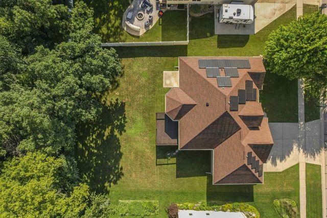308 Skyland Way, Deerfield, WI 53531