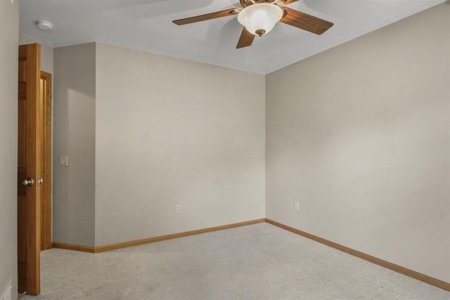 308 Skyland Way, Deerfield, WI 53531