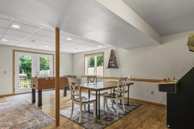308 Skyland Way, Deerfield, WI 53531