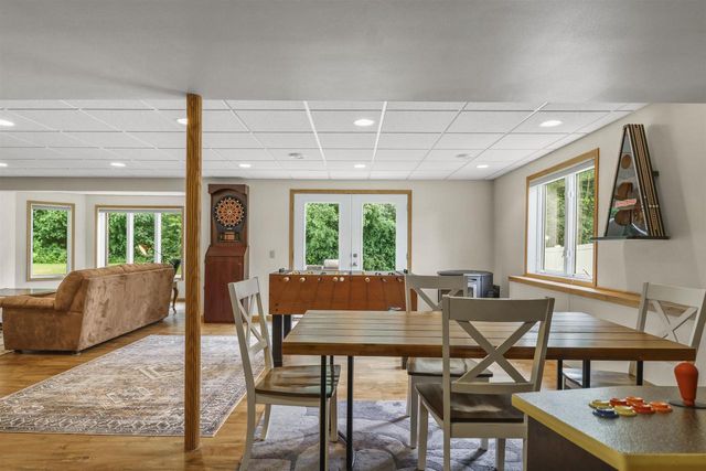 308 Skyland Way, Deerfield, WI 53531