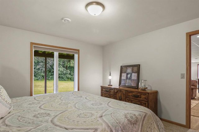 308 Skyland Way, Deerfield, WI 53531
