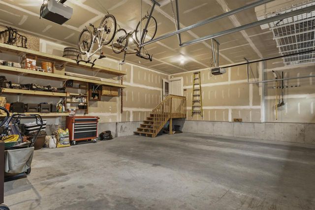 308 Skyland Way, Deerfield, WI 53531