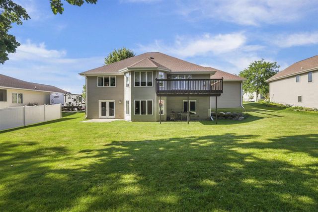308 Skyland Way, Deerfield, WI 53531