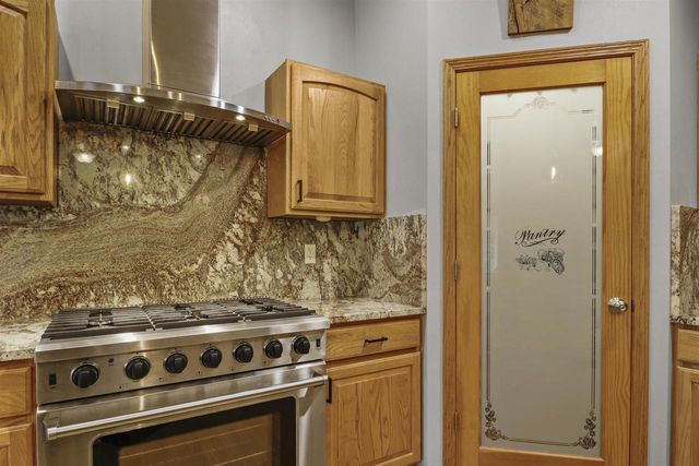 308 Skyland Way, Deerfield, WI 53531