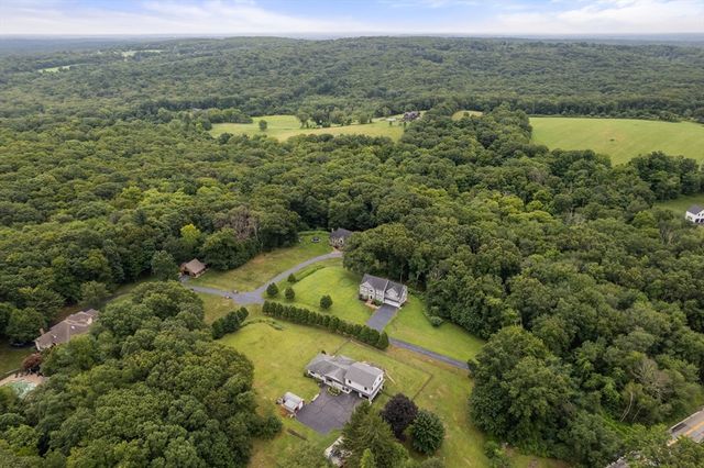 33 Putnam Hill Rd, Sutton, MA 01590
