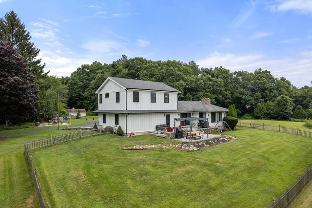 33 Putnam Hill Rd, Sutton, MA 01590