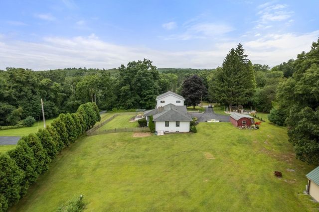 33 Putnam Hill Rd, Sutton, MA 01590