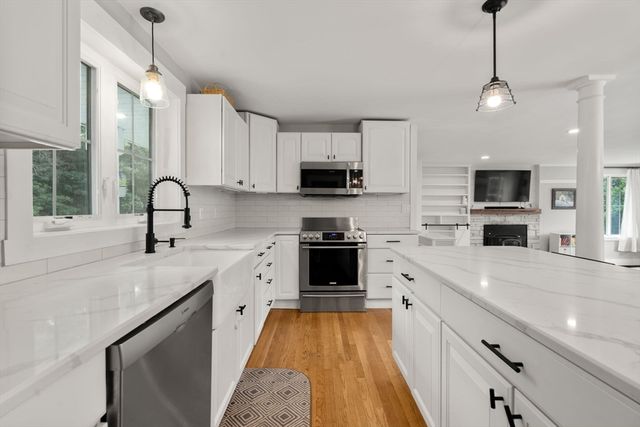 33 Putnam Hill Rd, Sutton, MA 01590