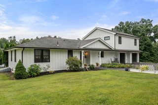 33 Putnam Hill Rd, Sutton, MA 01590