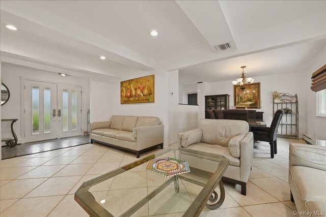 2461 Riviera Lane, Bellmore, NY 11710