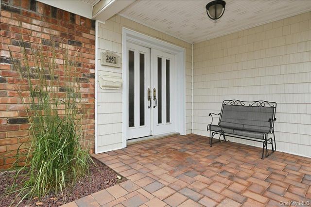 2461 Riviera Lane, Bellmore, NY 11710
