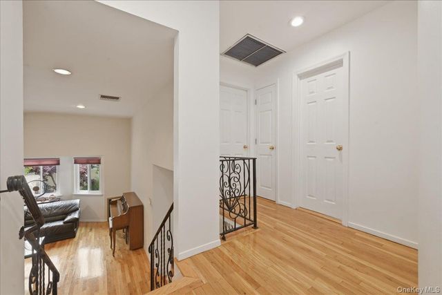 2461 Riviera Lane, Bellmore, NY 11710