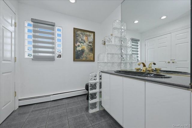 2461 Riviera Lane, Bellmore, NY 11710