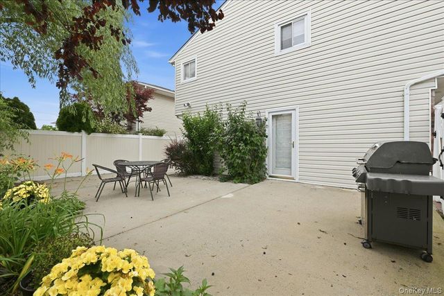 2461 Riviera Lane, Bellmore, NY 11710