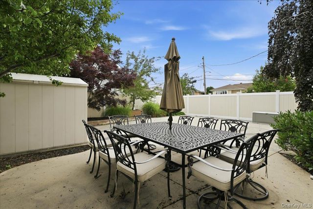 2461 Riviera Lane, Bellmore, NY 11710