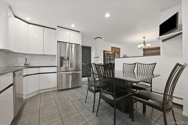 2461 Riviera Lane, Bellmore, NY 11710