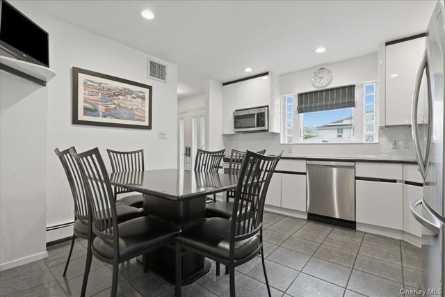 2461 Riviera Lane, Bellmore, NY 11710