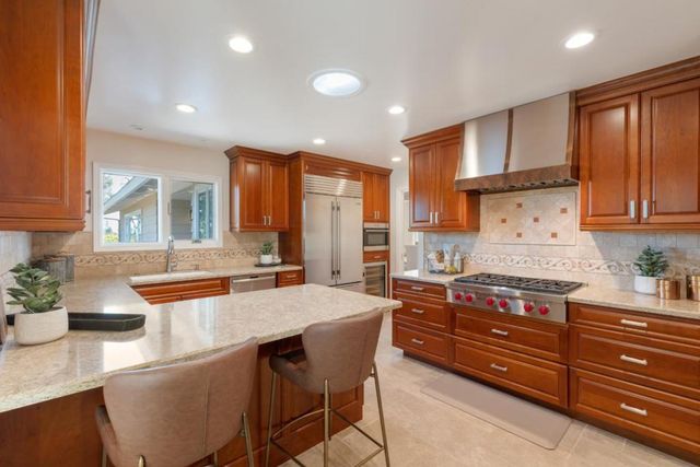 27133 Adonna Court, Los Altos Hills, CA 94022