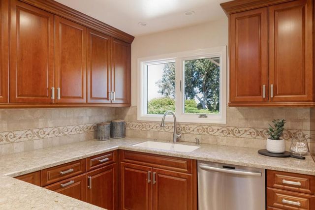 27133 Adonna Court, Los Altos Hills, CA 94022