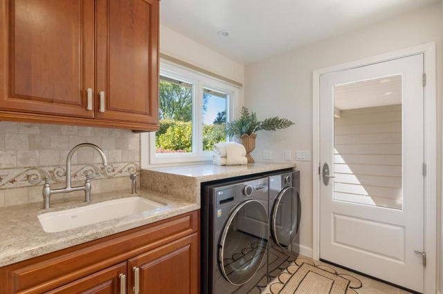 27133 Adonna Court, Los Altos Hills, CA 94022