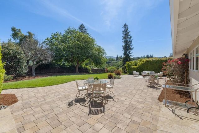 27133 Adonna Court, Los Altos Hills, CA 94022