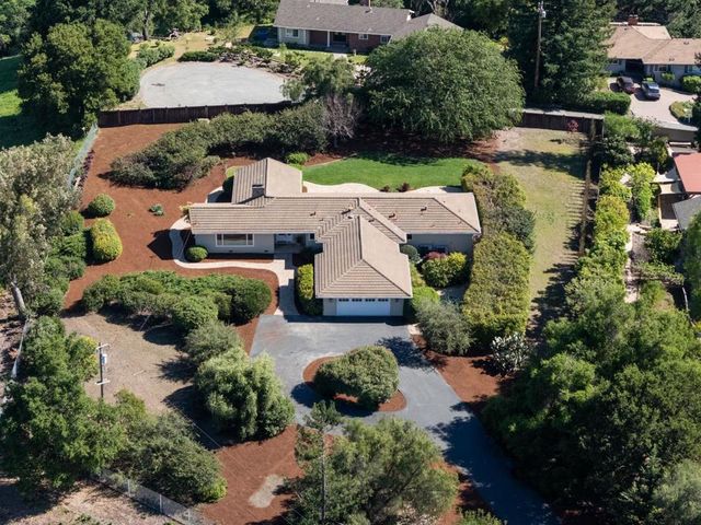 27133 Adonna Court, Los Altos Hills, CA 94022