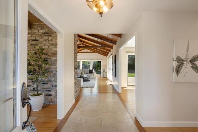 27133 Adonna Court, Los Altos Hills, CA 94022