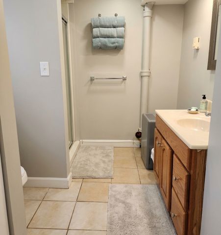 1844 E Shore Drive, Maplewood, MN 55109