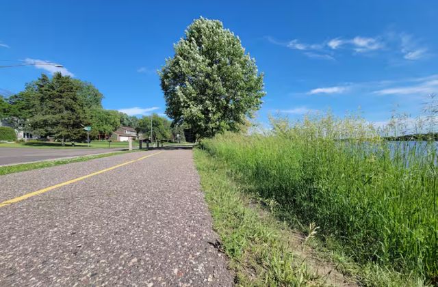 1844 E Shore Drive, Maplewood, MN 55109
