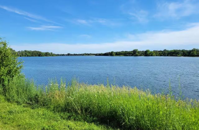 1844 E Shore Drive, Maplewood, MN 55109