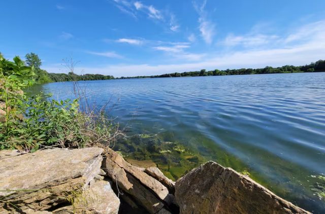 1844 E Shore Drive, Maplewood, MN 55109
