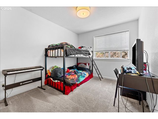 15667 Se RAINIER Ave, Clackamas, OR 97015