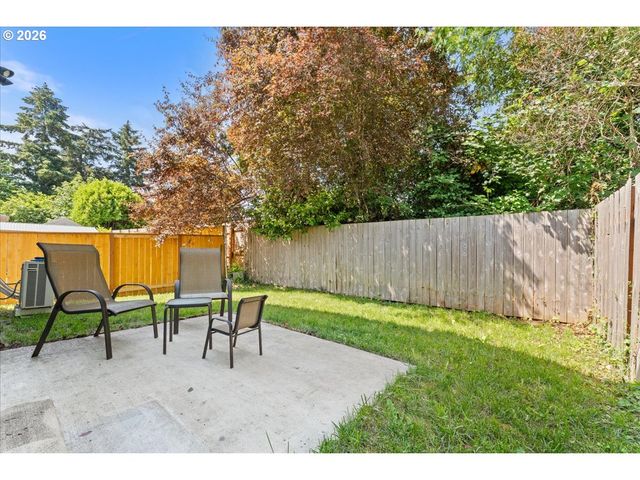 15667 Se RAINIER Ave, Clackamas, OR 97015